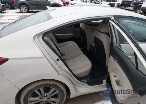 2018 Hyundai Elantra Sel z USA, uszkodzony, nr VIN 5NPD84LF0JH232667